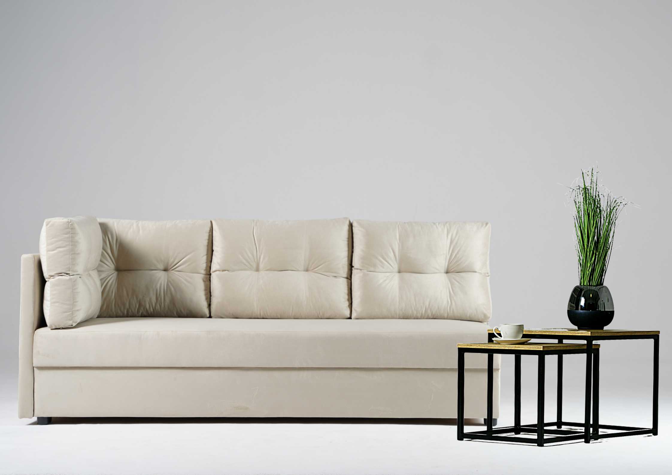 Beżowa sofa do salonu 